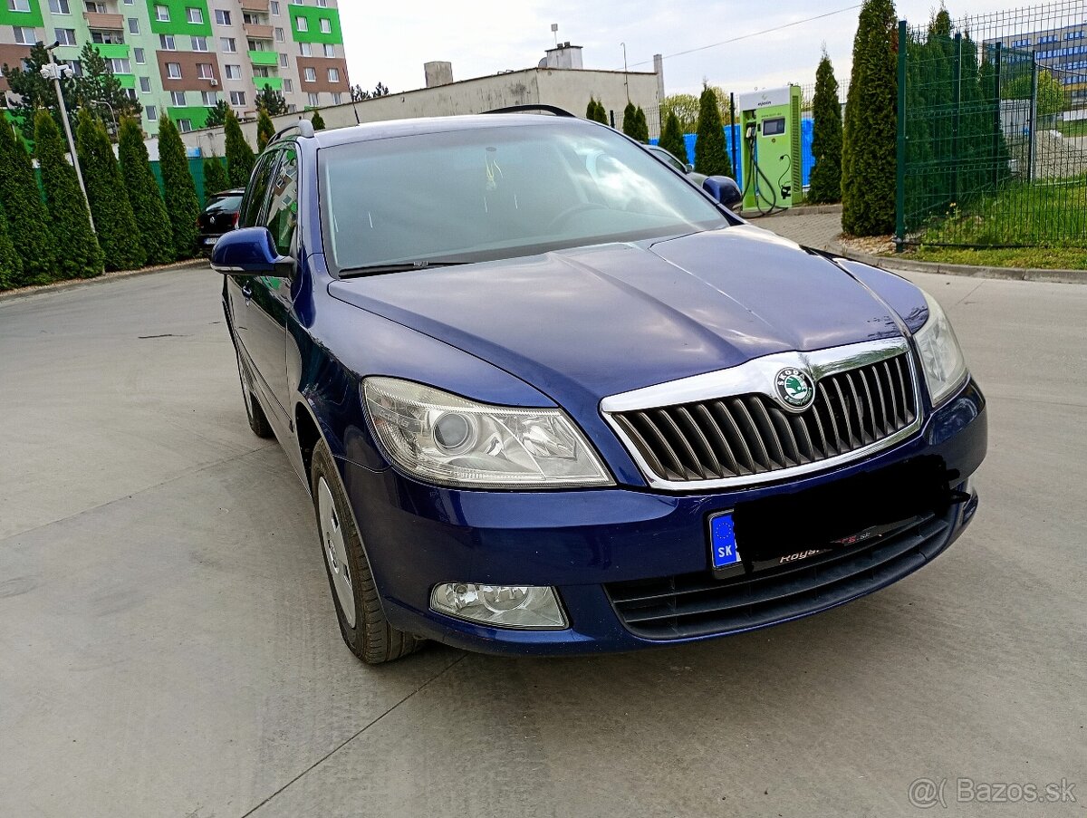 ŠKODA OCTAVIA COMBI 4×4 1.6TDI ELEGANCE - 2