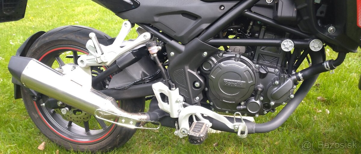 Benelli TRK 251 - 2