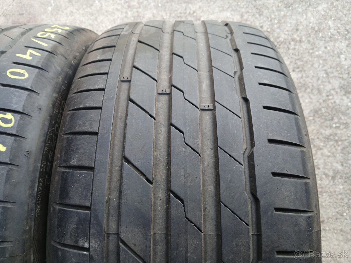 255/40 R19 -letné 2 kusy - 2