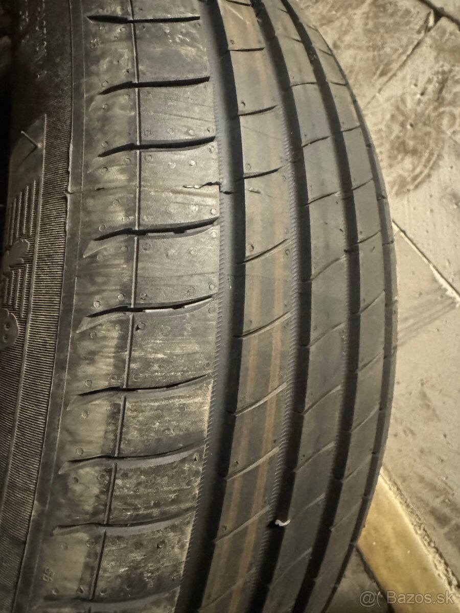 Predám pneu 185/65 R15 - 2