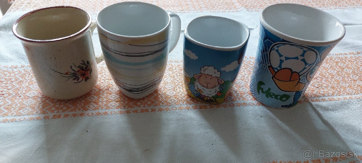 Porcelán mix a brús.sklo a knihy - 2
