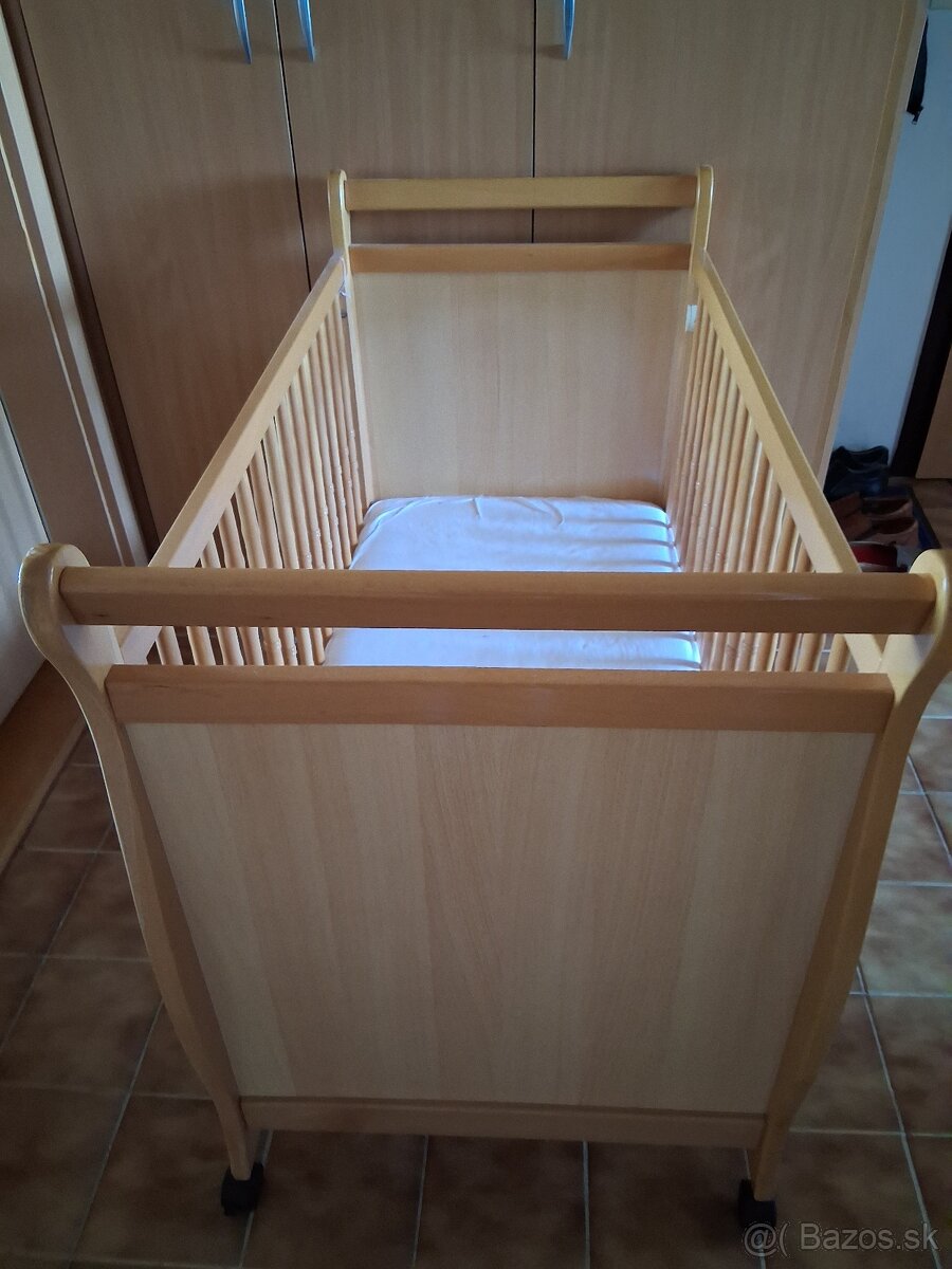Kvalitná štýlová drevená postieľka - 2
