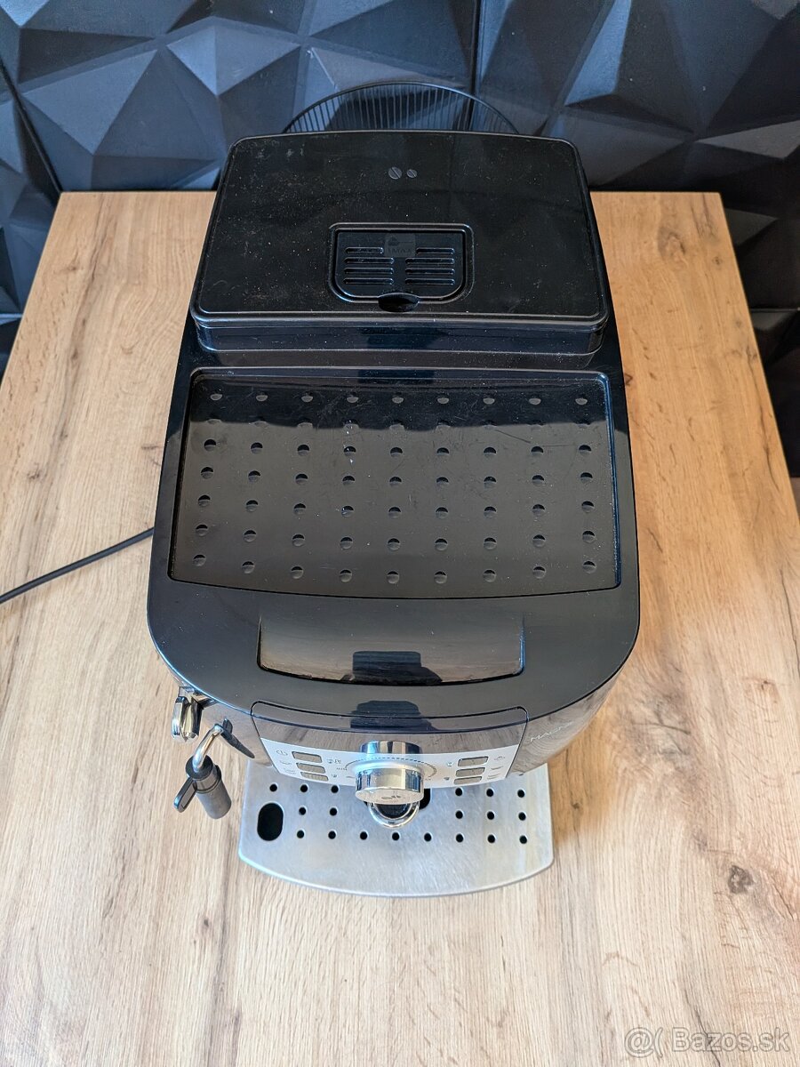 Kávovar Delonghi magnifica s - 2