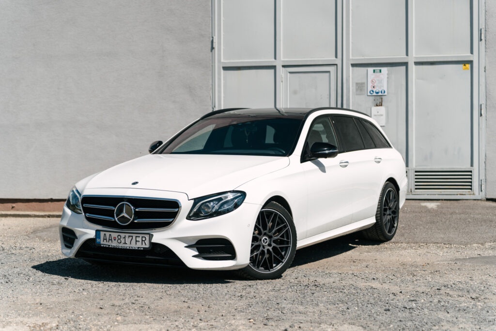 Mercedes-Benz E trieda Kombi 220 d 4MATIC A/T - 2