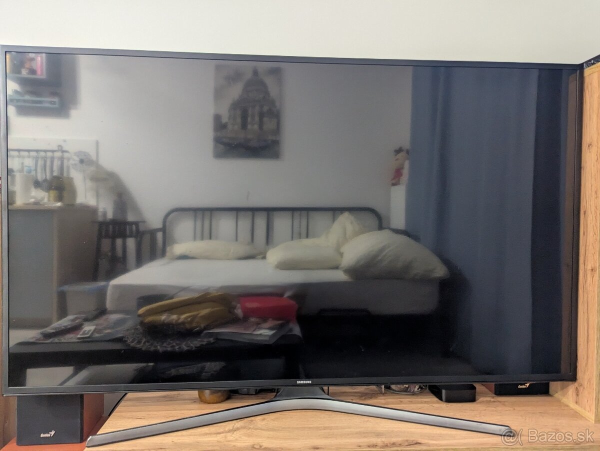 Samsung 55" 4K HDR Smart TV - 2