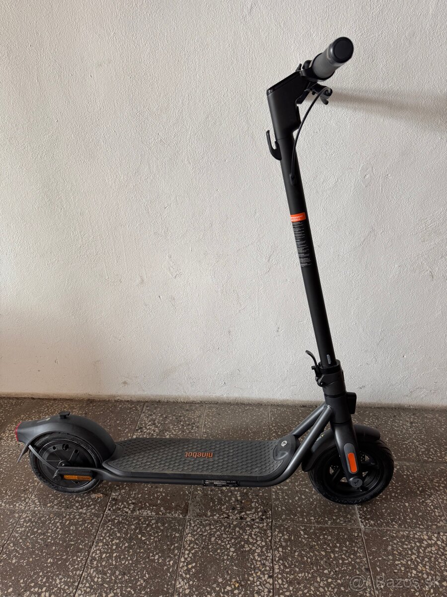 Ninebot Kickscooter F2 E - 2