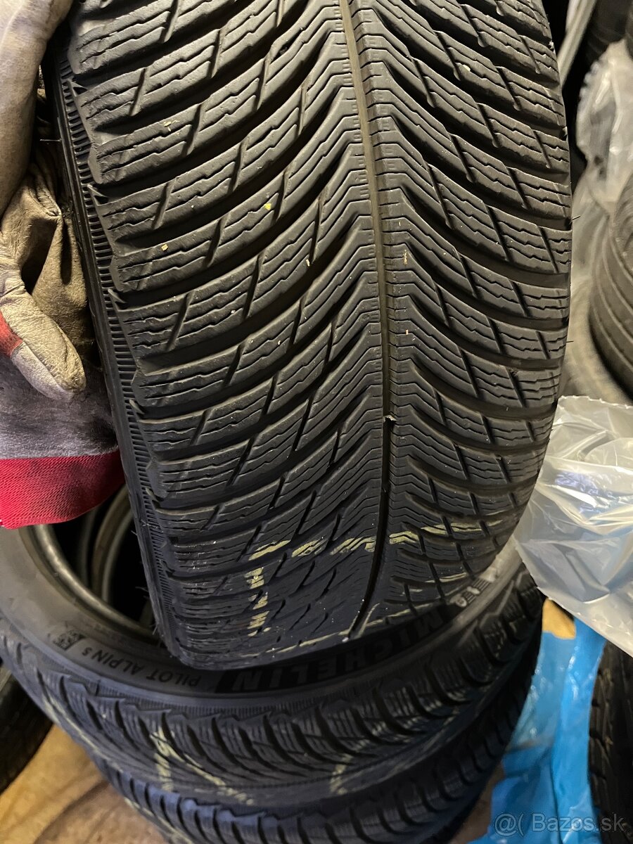 Dvojrozmer 225/40 R19 255/35 R19 zimné - 2