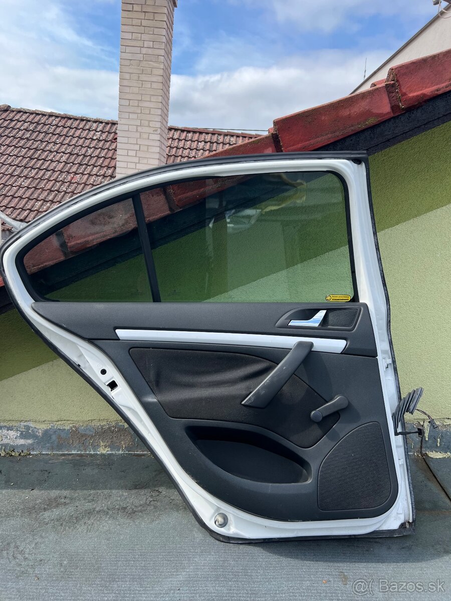 Octavia 2 zadne ľavé dvere - 2