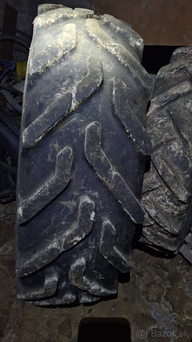 Radialne pneumaiky 16.9-30 - 2