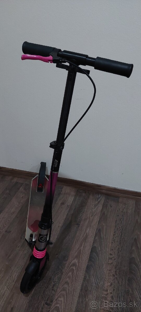 Dievčenská kolobežka - 2