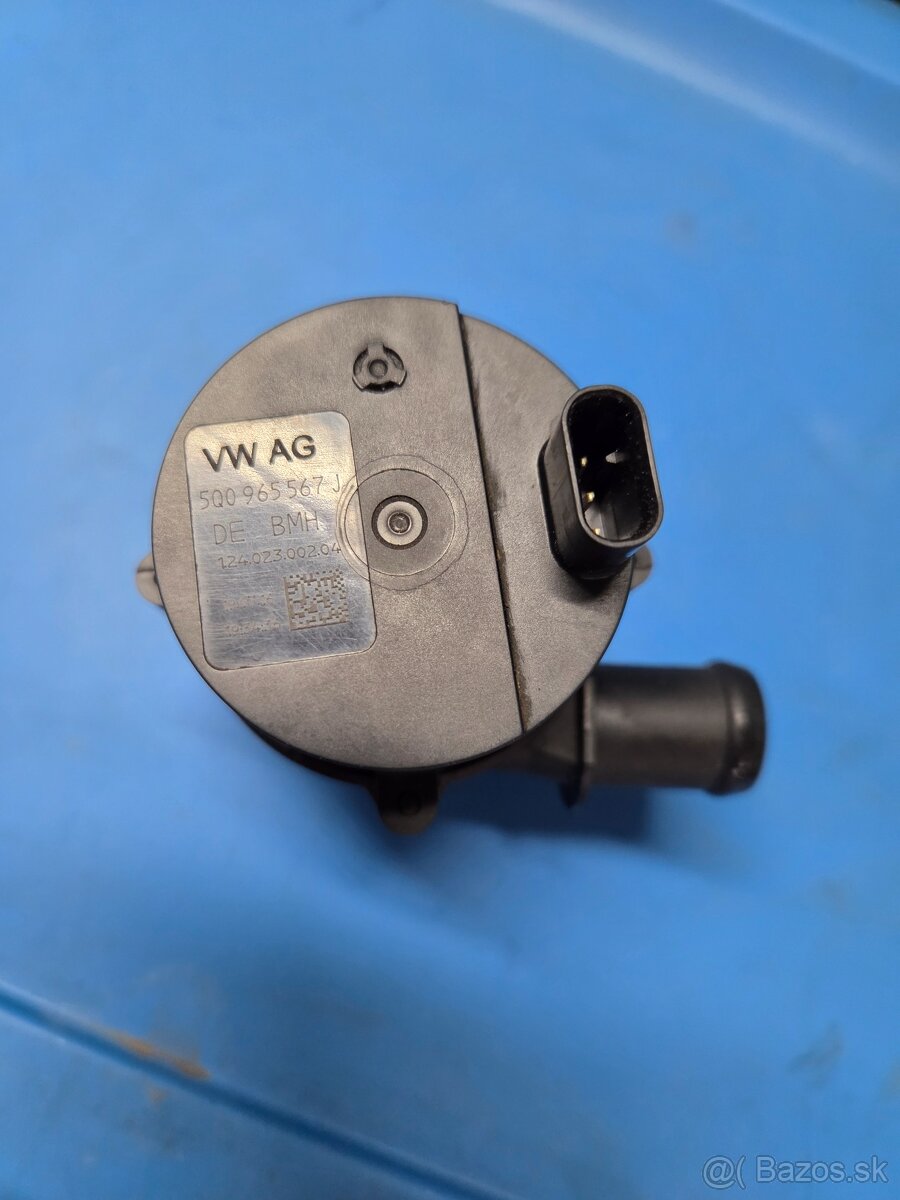 Pridavne vodne cerpadlo 5Q0 965 567 J - 2