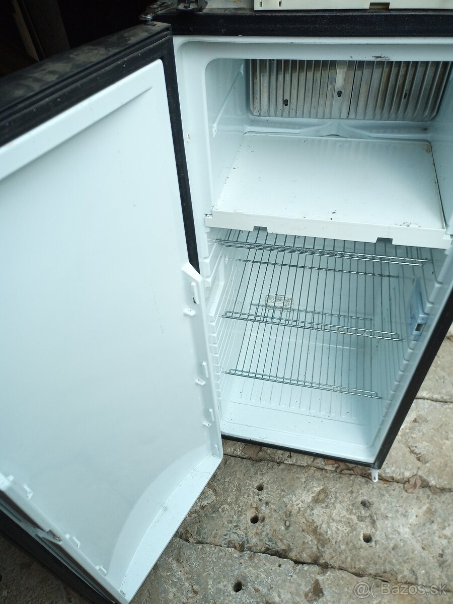 chladnicka 12v 220v plyn - 2