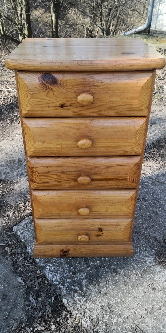 Celomasivna šuplikova komoda - 2