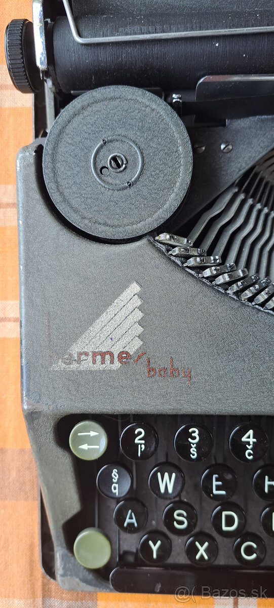predám pisací stroj Hermes baby - 2