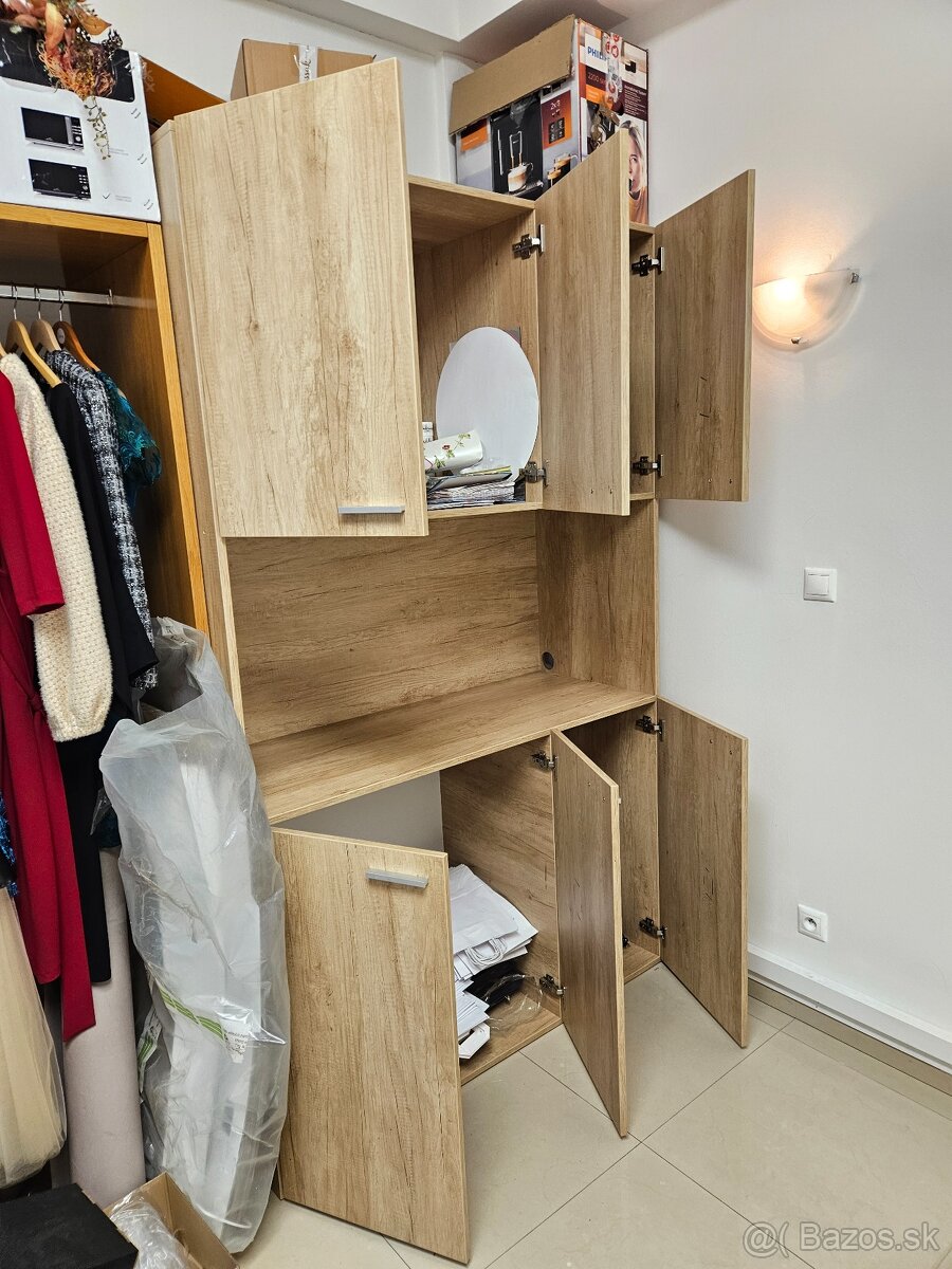 Dubová skriňa/kredenc - 2