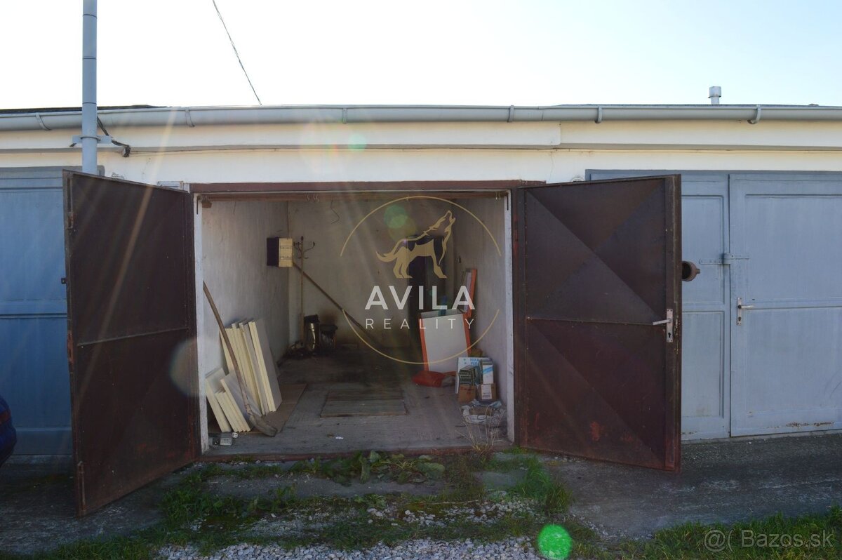 NA PREDAJ: garáž 17m2 - Sereď - 2