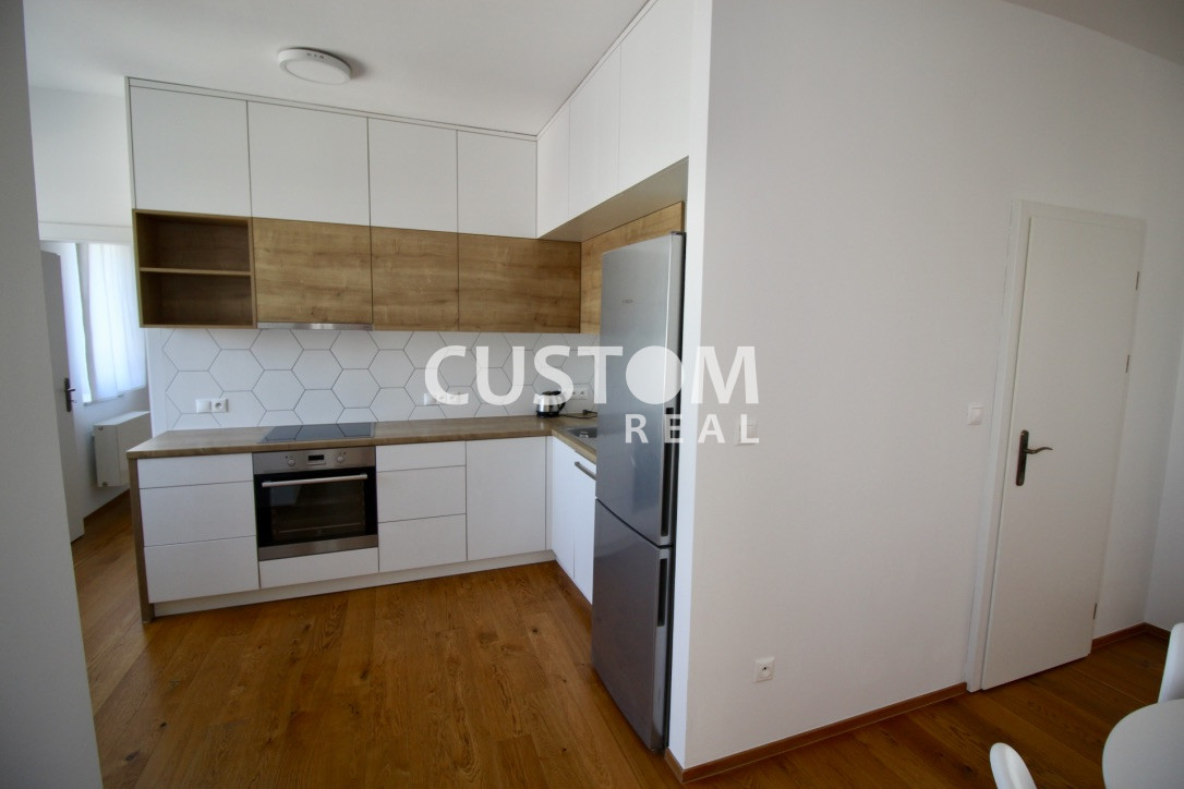 Štýlový veľký 3 - izbový byt po kompletnej rekonštrukcii v c - 2