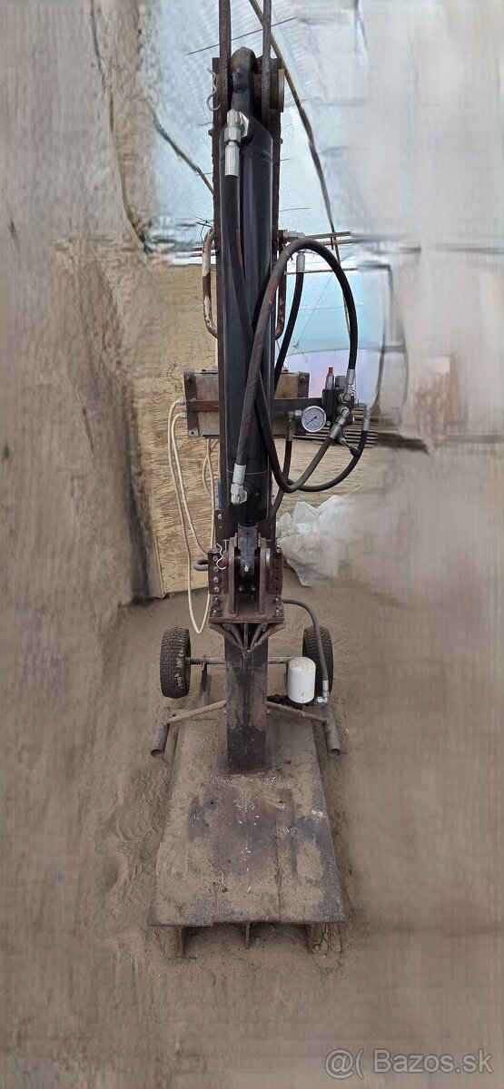 Kálačka na drevo 8,5t - 2