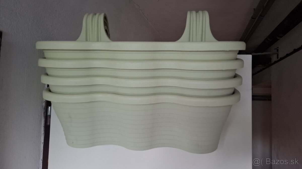 Kvetináče na zavesenie na balkón - 2