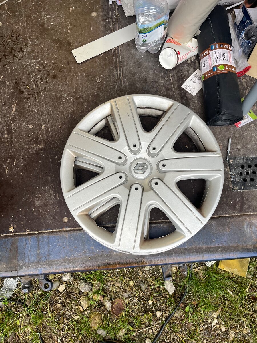 kryt na koleso Megan - 2