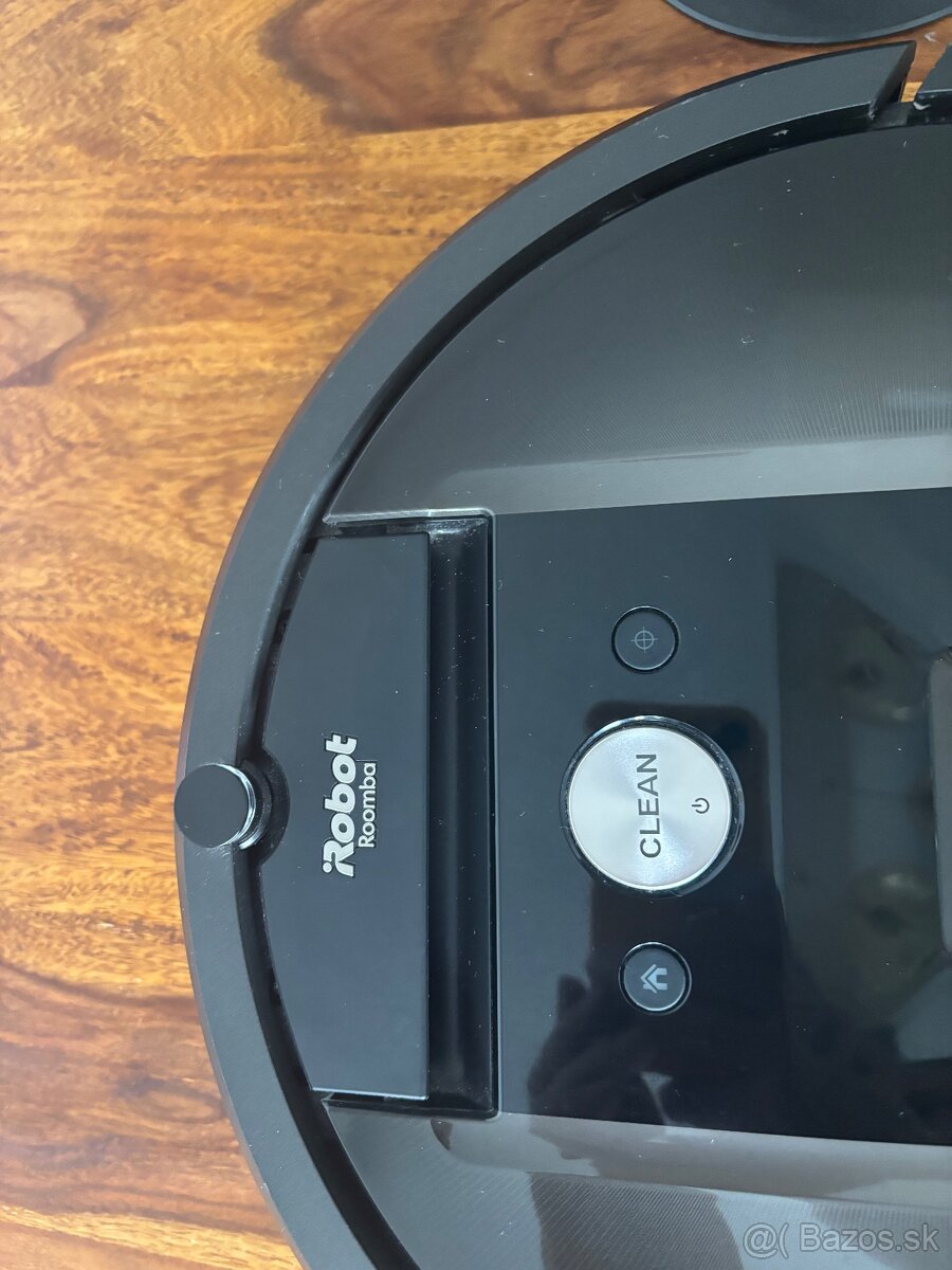 iRobot i7 Roomba - 2