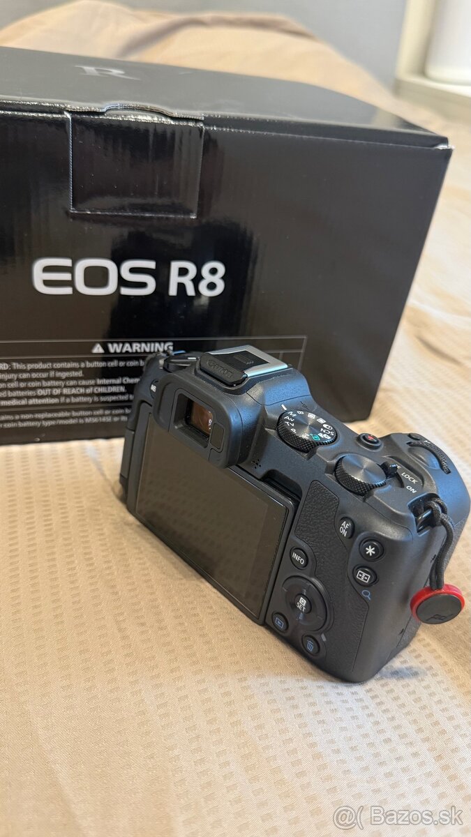 Canon R8 - 2
