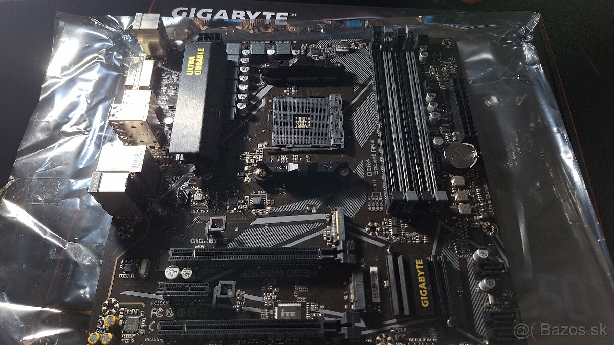 Predám GIGABYTE B550M DS3H Rev 1.7. - 2