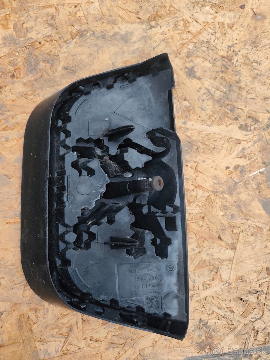 Lev z predného nárazníka Peugeot 407 - 2