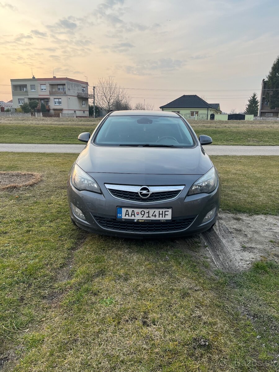 Opel Astra J 1,4 turbo 103kW - 2