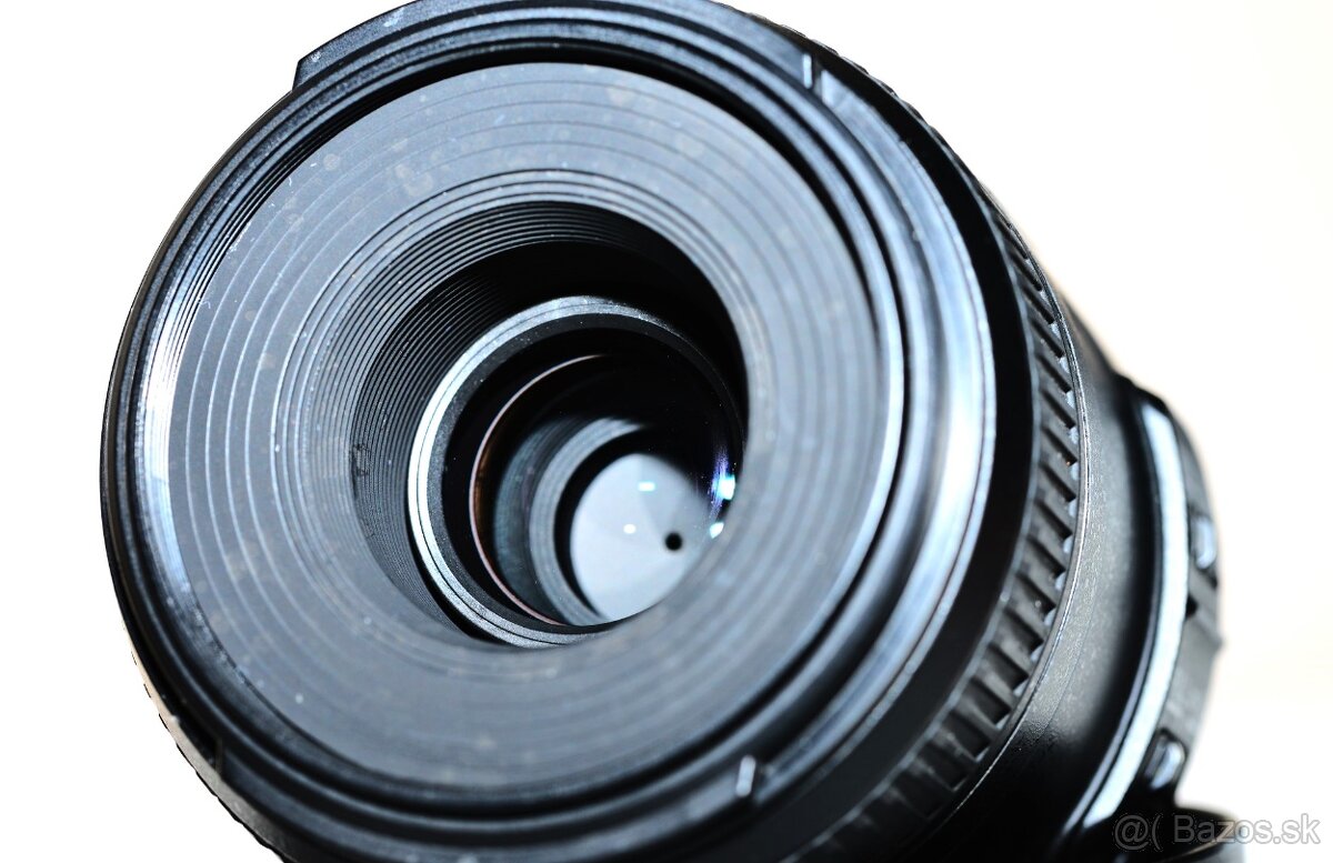Nikon AF-S 40mm f/2,8G DX Micro Nikkor - 2