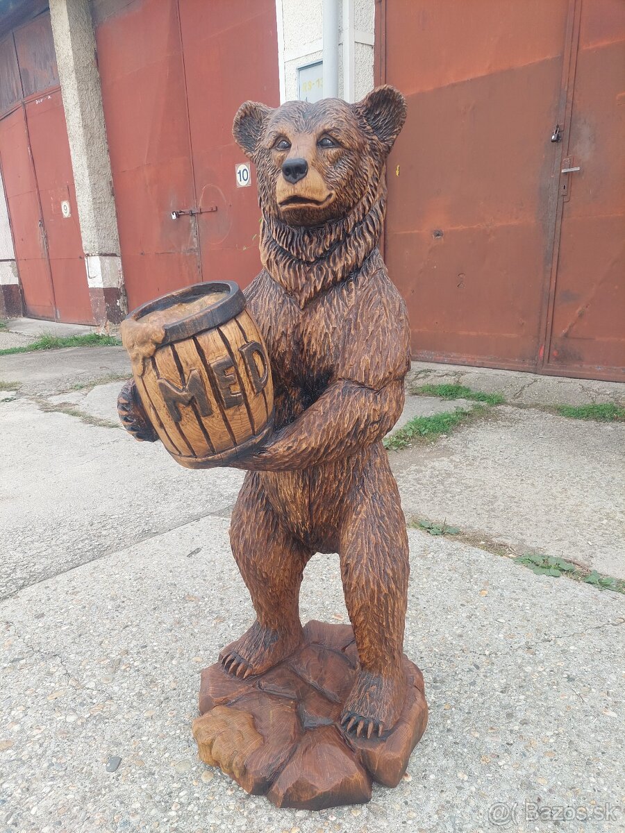 Medveď so súdkom medu - 2