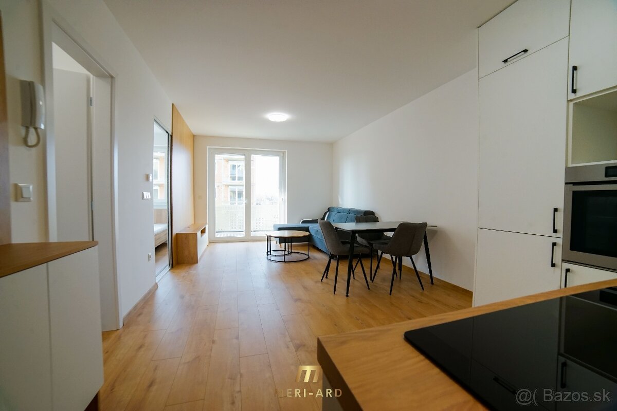 Moderne zariadený 1,5-izbový byt s balkónom a parkovaním - 2