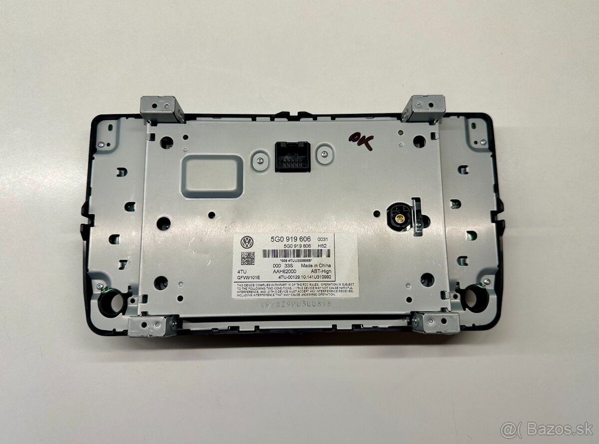 Autoradio / Display 8'' palců Passat B8 - 2