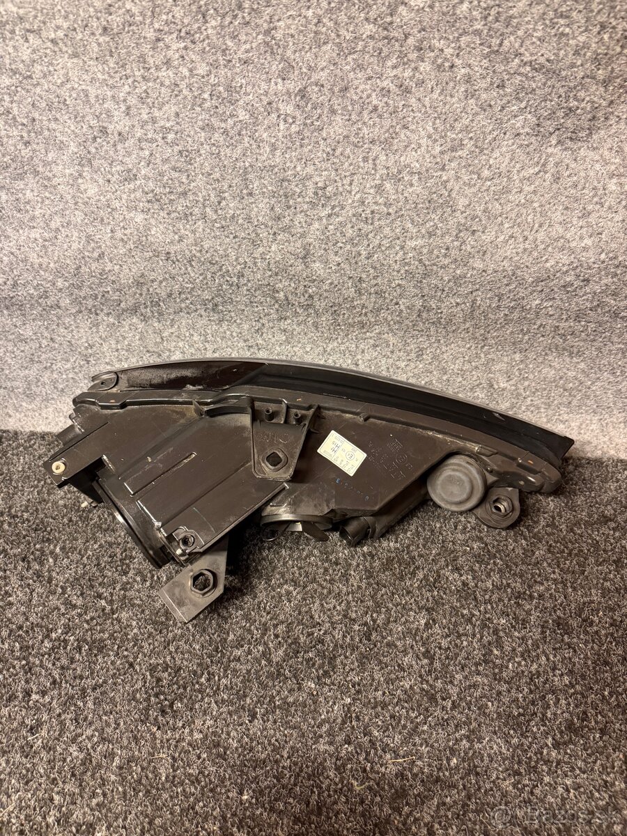 Svetlo Audi A3 8V0 - 2