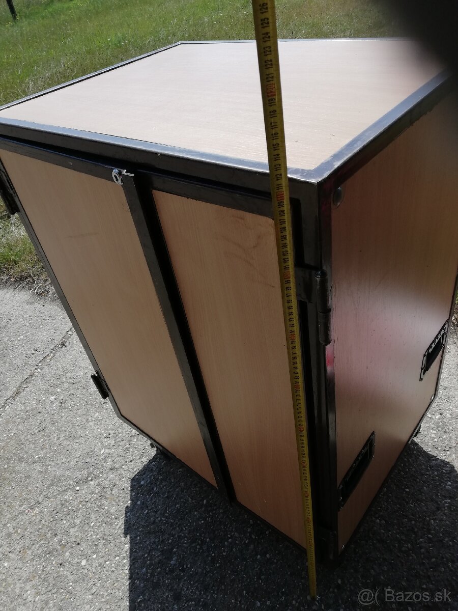 Skriňa na kolesách - 2