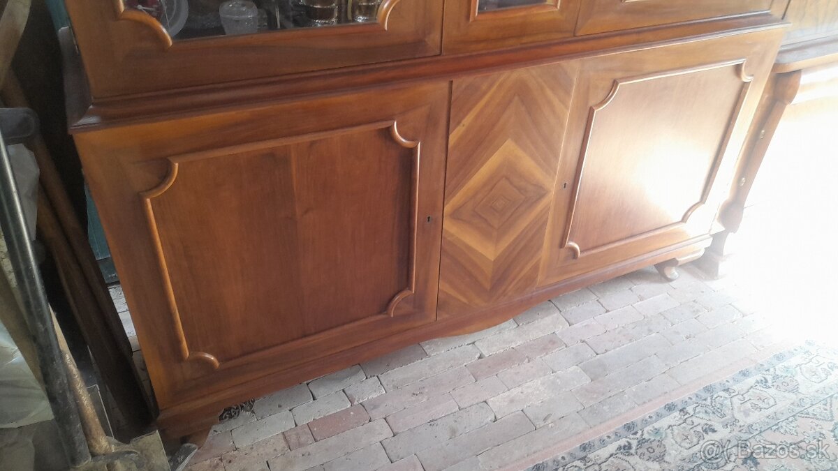 Starožitná vitrína 1500eur - 2