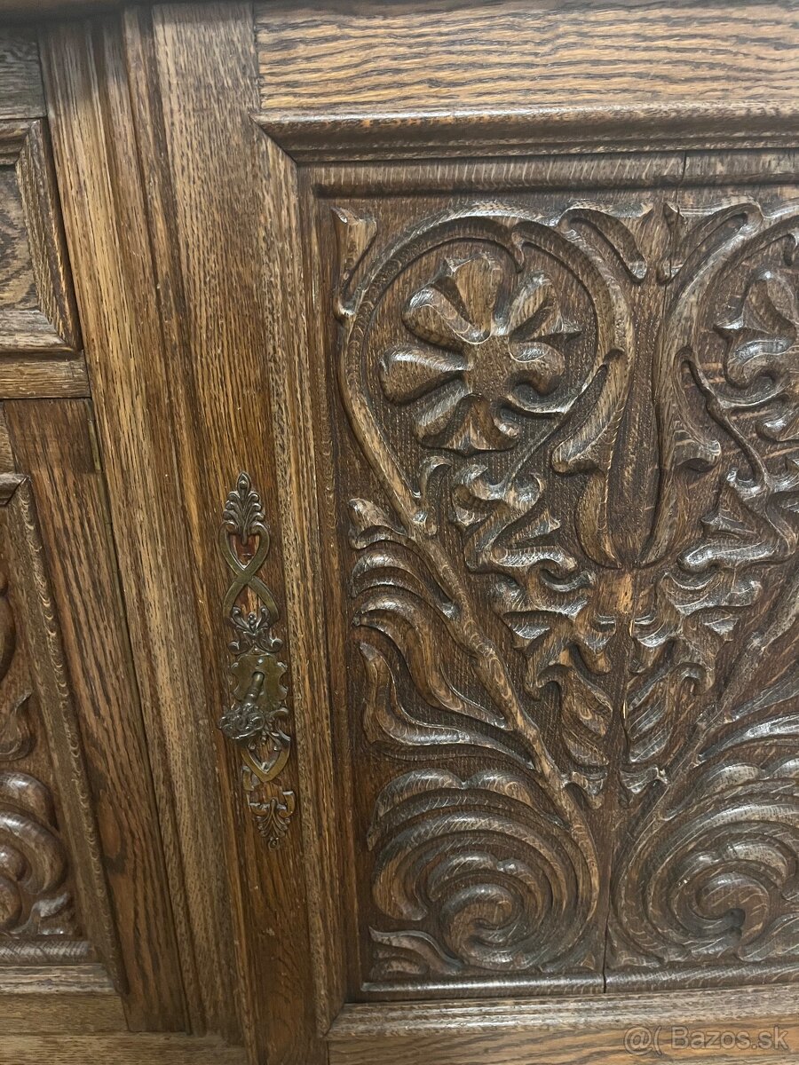 starožitný drevený komod - 2