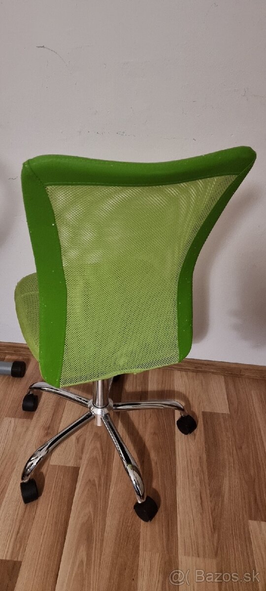 Stolička veľkosťou skôr pre deti - 2