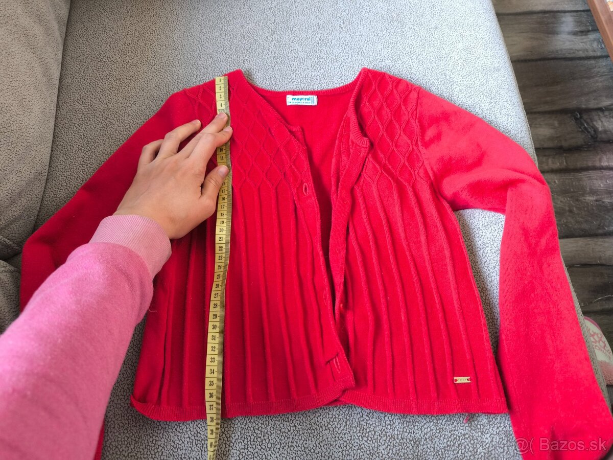 Pekný svetrík MAYORAL - 2