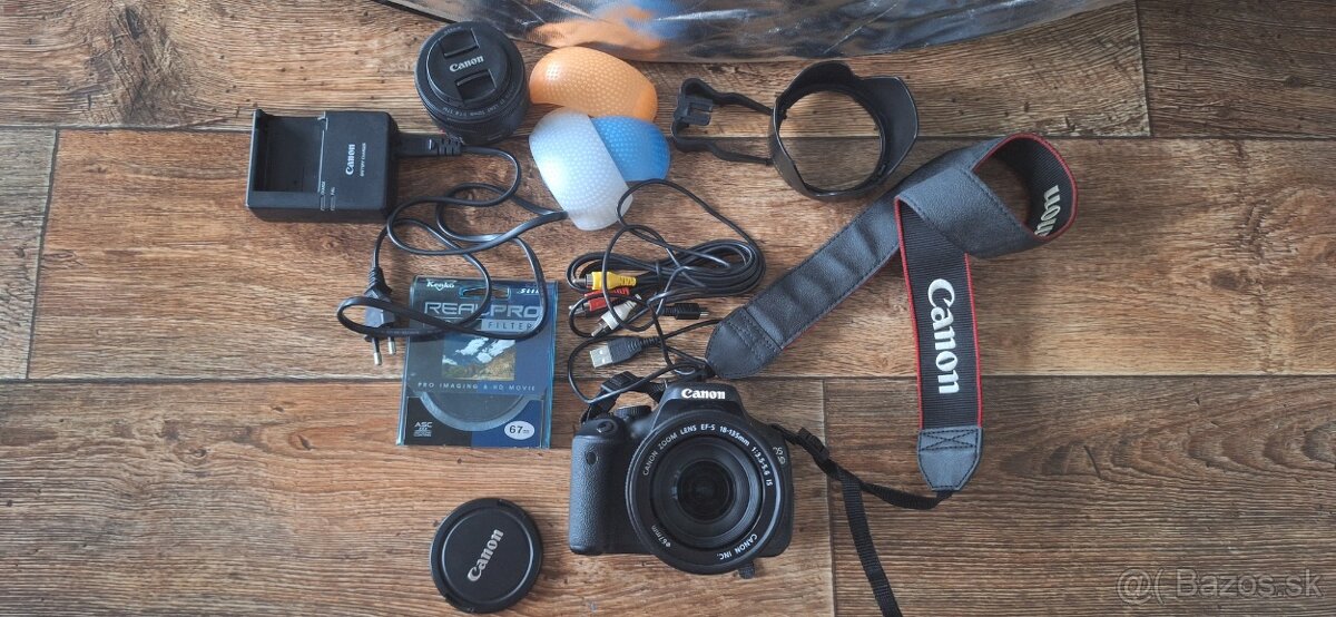 Canon EOS 600D s príslušenstvom - 2