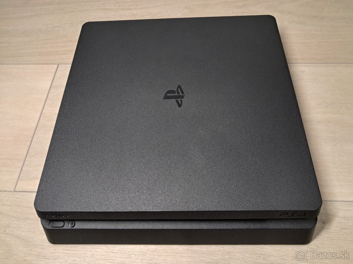 PS4 slim 500GB, 2 ovládače, 4 hry - 2