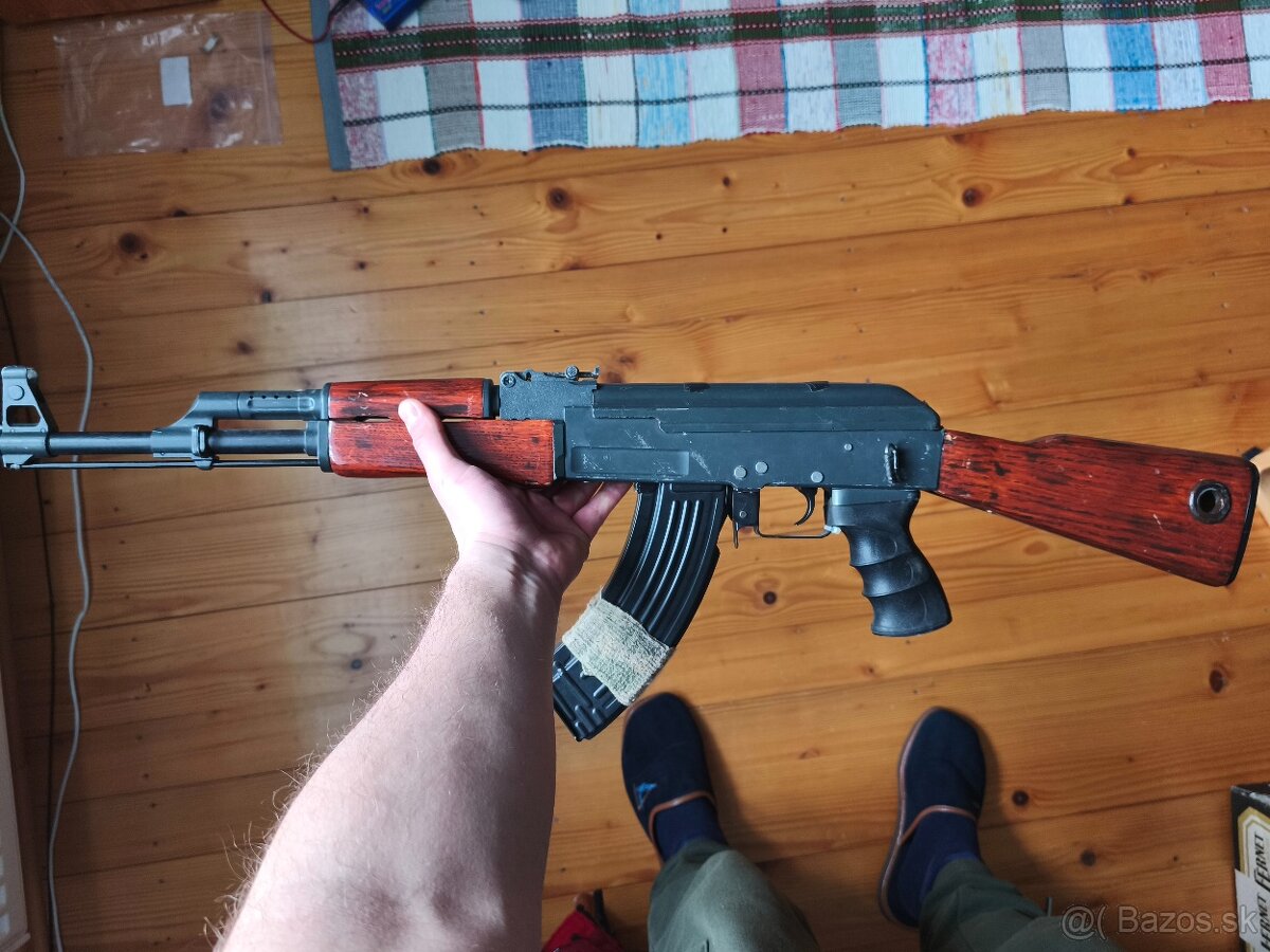 AK-47,AK 74U, hi-capa, výstroj - 2