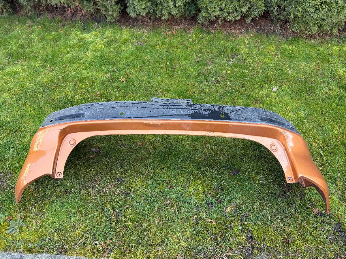 Predám zadný naraznik na Suzuki Vitara 2016 - 2