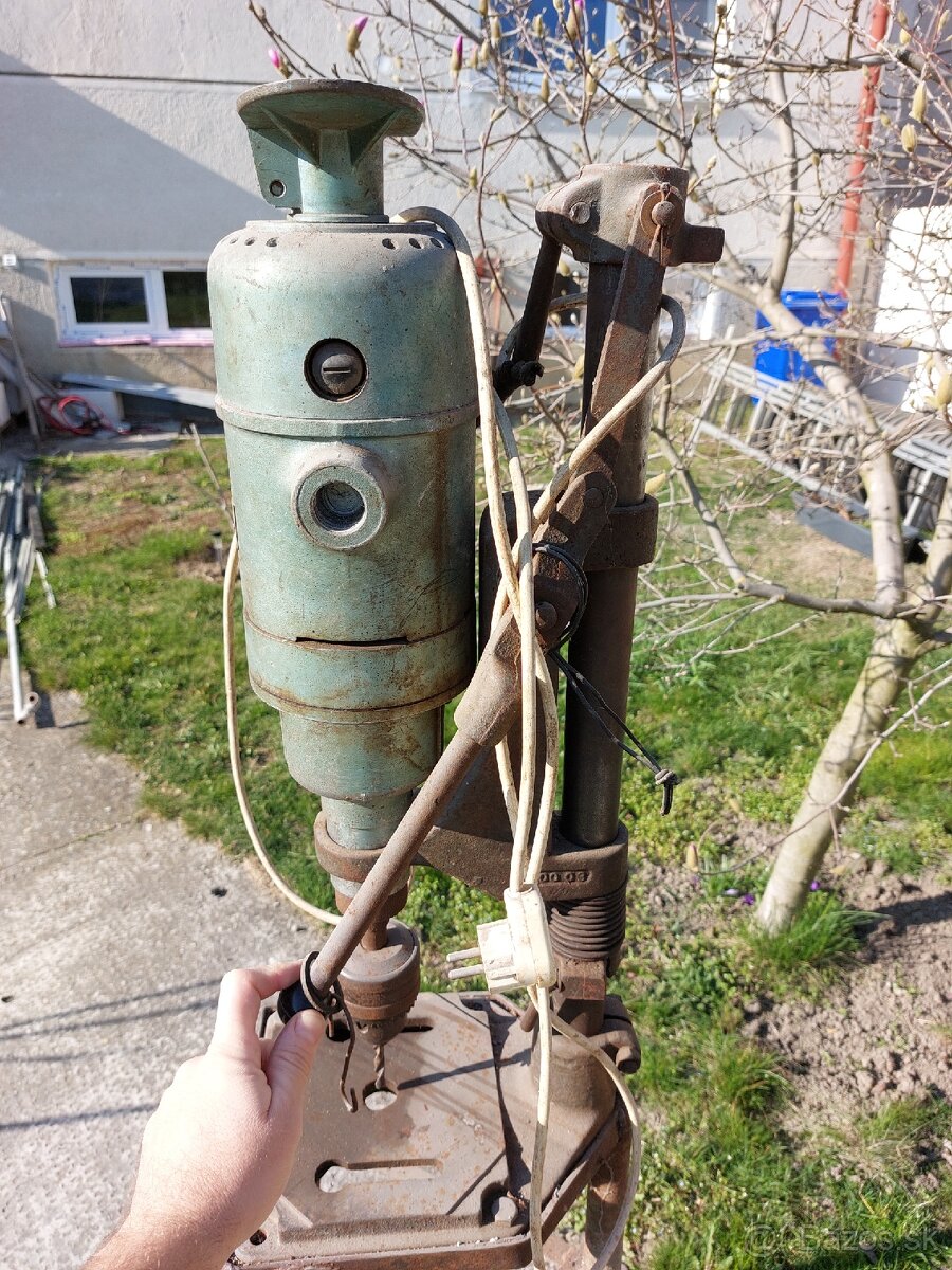 Stojanová vŕtačka - 2