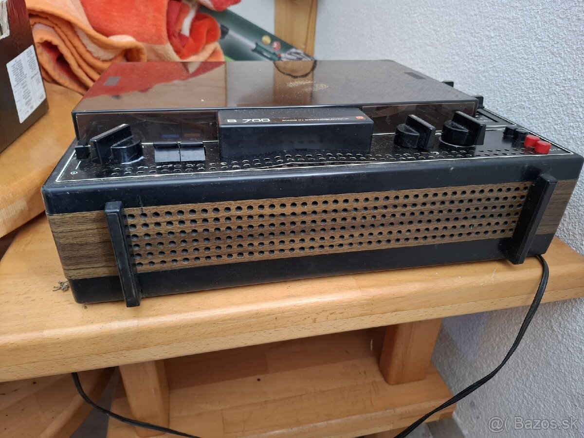Kotúčový magnetofón B700 - 2