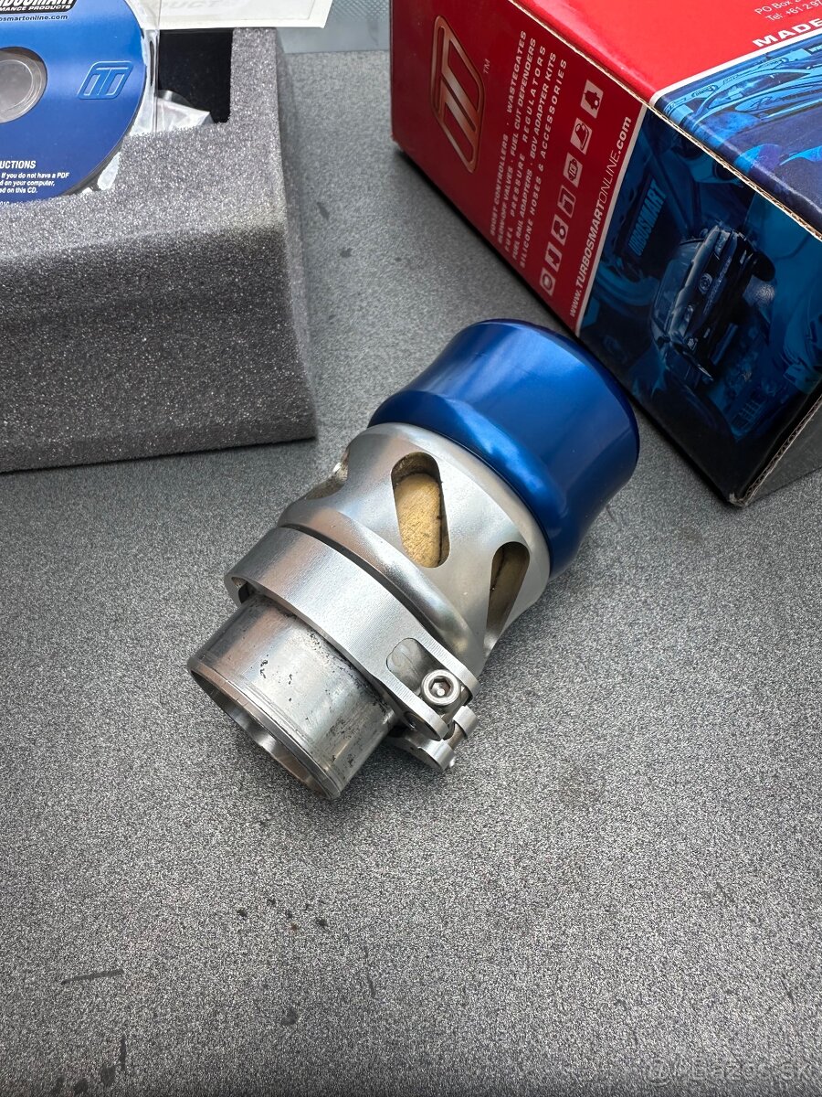 Predam BOV Turbosmart Vee-Port - 2