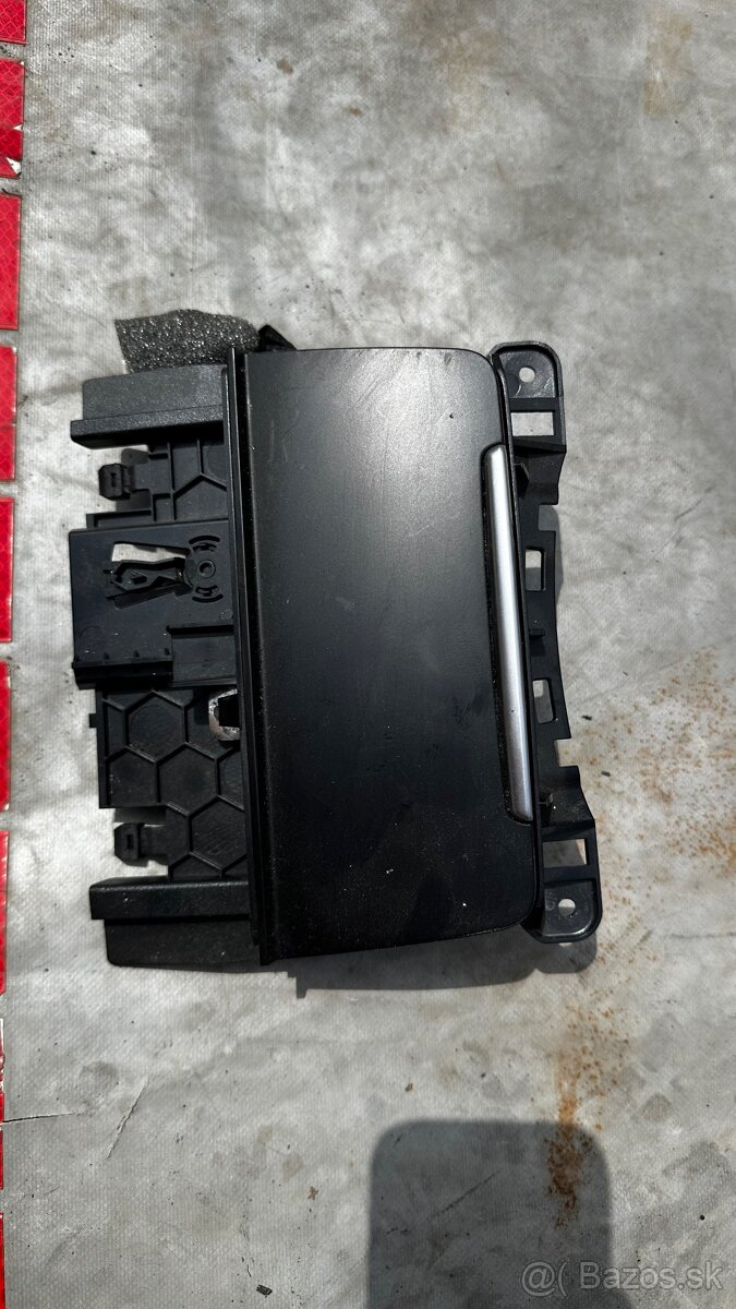 Nadpis: Stredový panel / popolník Audi A5 - 2