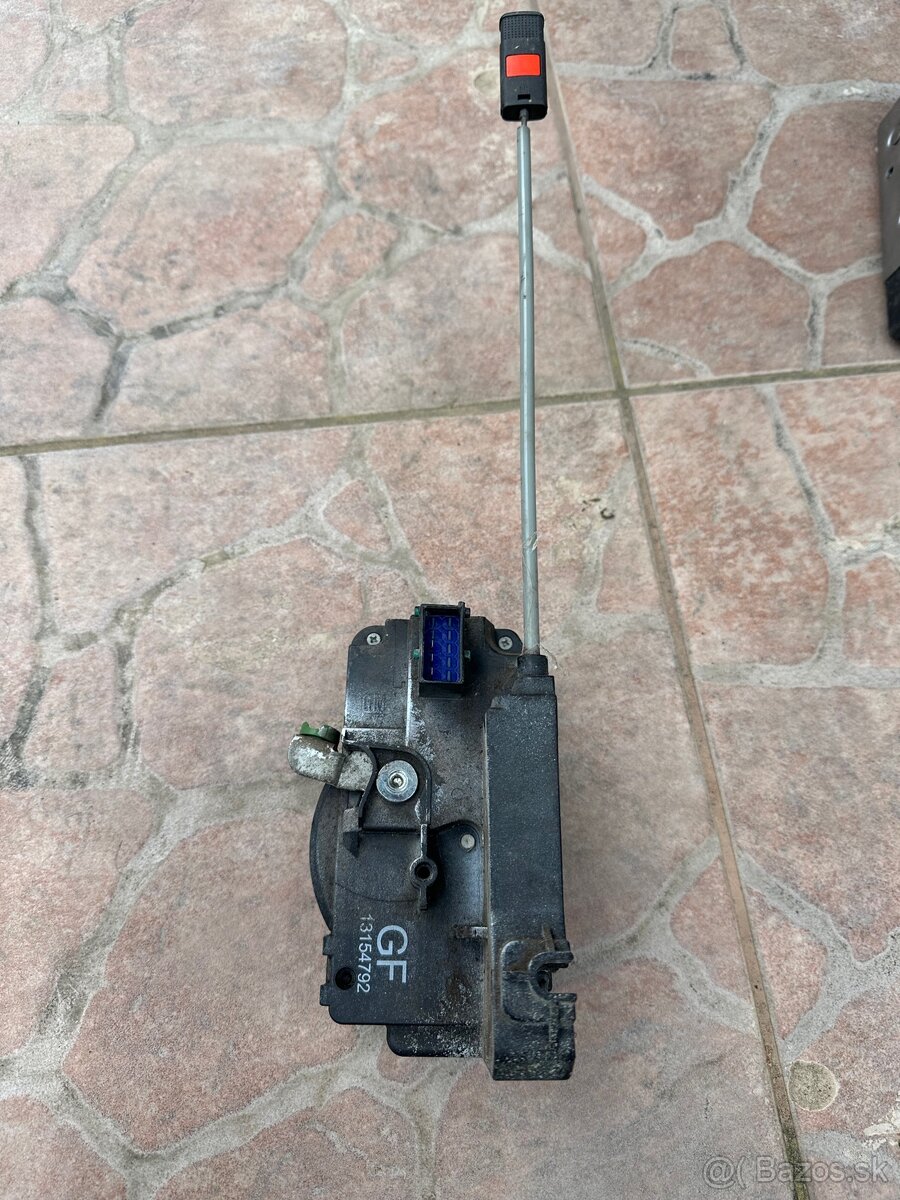 Opel Meriva A zámky dverí - 2