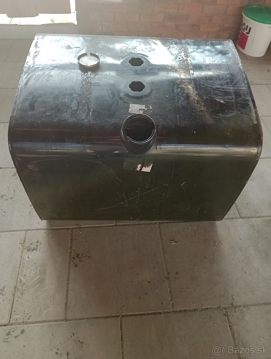 Palivová nádrž Man DAF Volvo - 2
