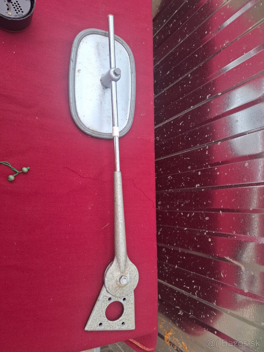 Predám staré spätné zrkadlo 12 € - 2